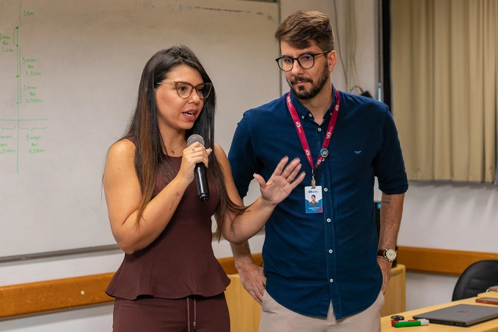 Coordenadores da Aport Educacional em uma aula magna